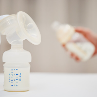 Berniat Menyapih Si Kecil? Begini Cara Menurunkan Produksi ASI!