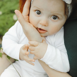 Biang Keringat dan Alergi pada Bayi Tak Sama, Lho!