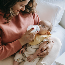 Bolehkah Bayi Minum ASI Dingin?