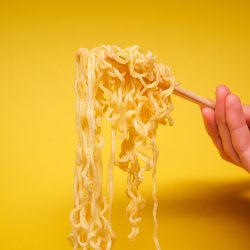 Bolehkah Ibu Menyusui Makan Mi Instan? Ini Faktanya