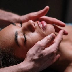 Pijat Kesehatan di Muka, Yuk! Berikut Caranya!