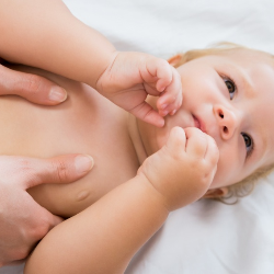 Pijat Si Kecil Yuk, Mums!