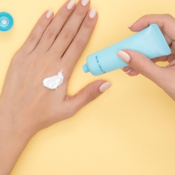 Terlalu Sering Mencuci Tangan Bikin Kulit Kering? Begini Cara Mencegahnya!