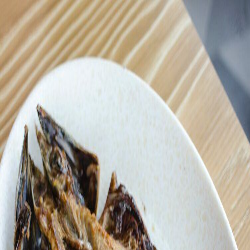 Begini Cara Atasi Duri Ikan yang Menyangkut di Tenggorokan Si Kecil