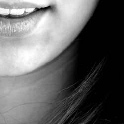 5 Cara Mengobati Gusi Bengkak di Rumah