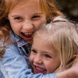 Inilah Cara Mudah Mengajari Anak Minta Maaf