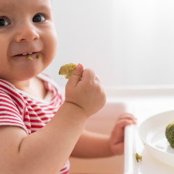 5 Cara Tepat Memberikan Cemilan untuk Anak