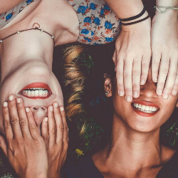 Cara Memutihkan Gigi secara Alami