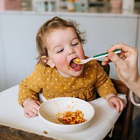 Cegah Speech Delay dengan MPASI yang Tepat