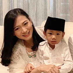 Sebelum Istri Meninggal, Chico Hakim Sempat Mencari Donor ASI untuk Bayinya. Apa Syarat Donor ASI?