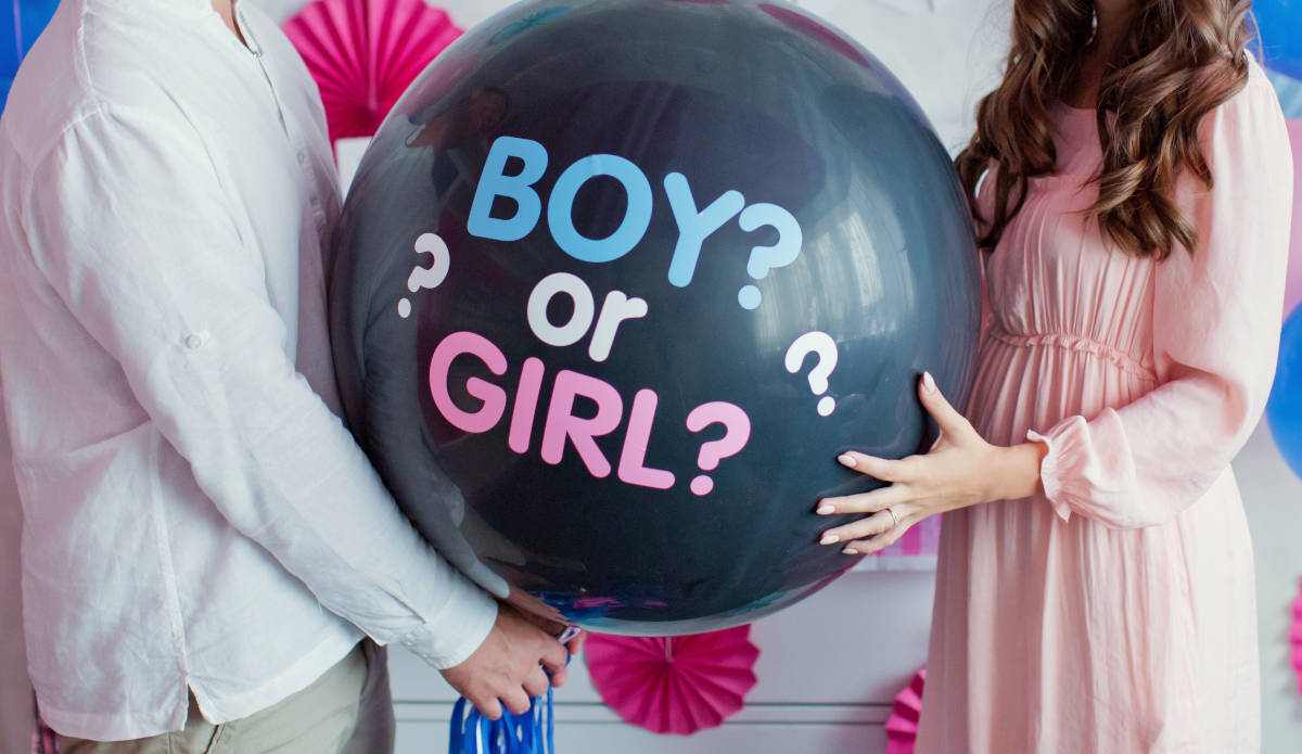 Pasangan suami istri saat gender revealing