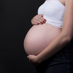 Arti Perut Terasa Kencang saat Hamil Tua