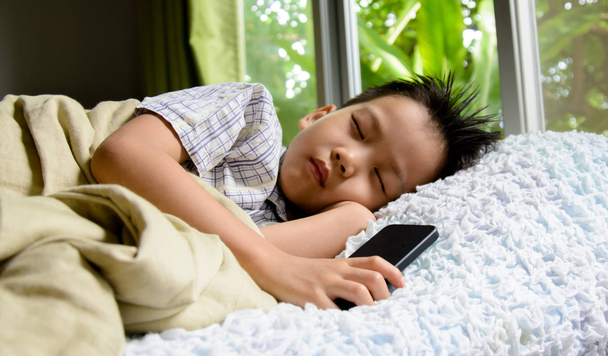 Anak Susah Tidur Tanpa Gadget? Ini Solusinya