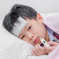 Demam Bisa Menjadi Gejala Radang Tenggorokan pada Anak