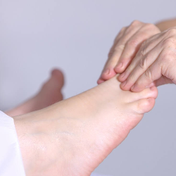 Deteksi Dini Neuropati Diabetik Penting dan Dianjurkan untuk Orang dengan Diabetes!