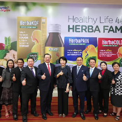 Dexa Group Berkolaborasi dengan Distributor Farmasi Kamboja