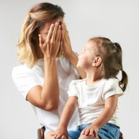 Di Balik Permainan Cilukba, Ada Manfaat untuk Tumbuh Kembang Si Kecil