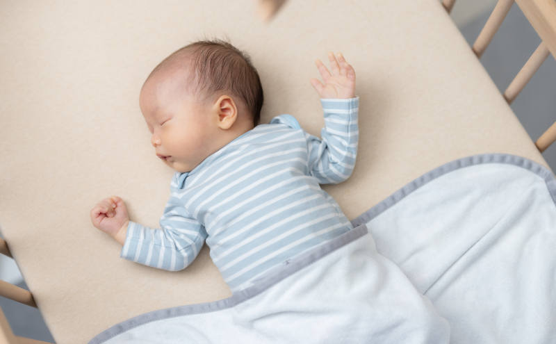  Perut Bayi Kelihatan Besar, Apakah Normal?