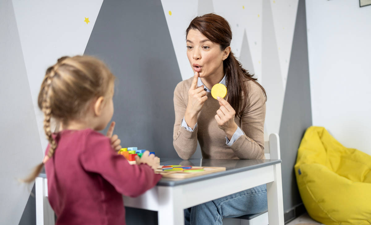  Cara Mengatasi Speech Delay pada Anak