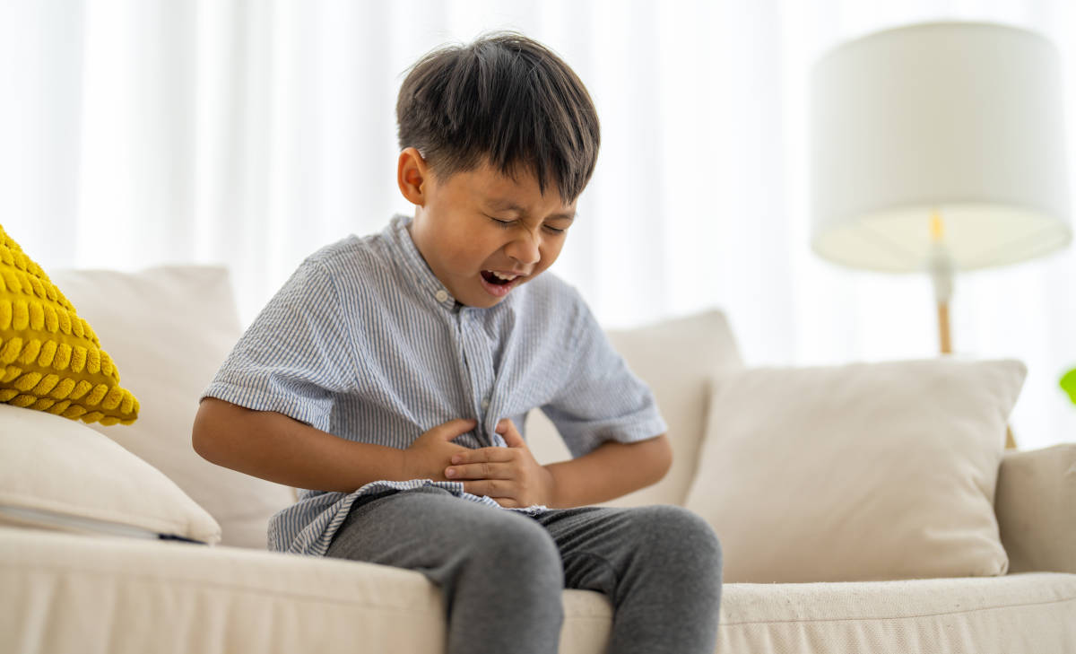 Ketahui Gejala, Penyebab, dan Cara Mengatasi Asam Lambung pada Anak