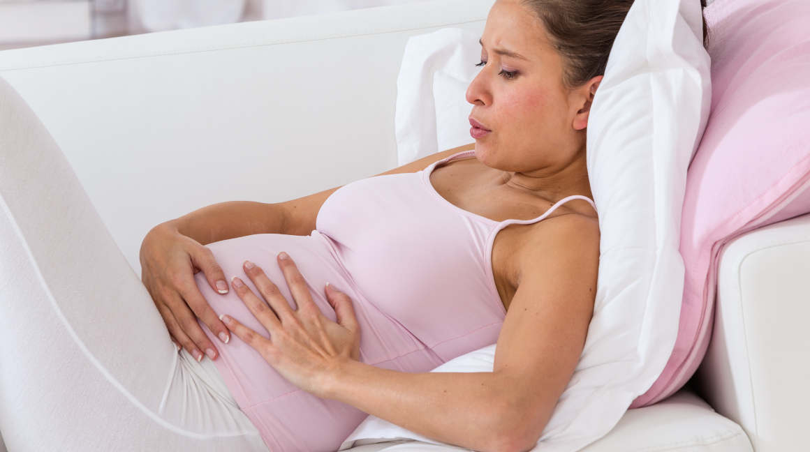 Penyebab Perut Kram saat Hamil dan Cara Membedakannya dengan Kontraksi Persalinan