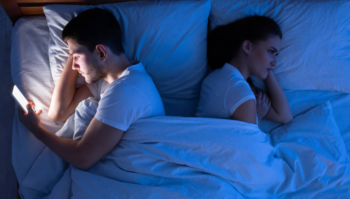 Tren Perselingkuhan Memanfaatkan 10 Aplikasi di HP, Apa Saja?