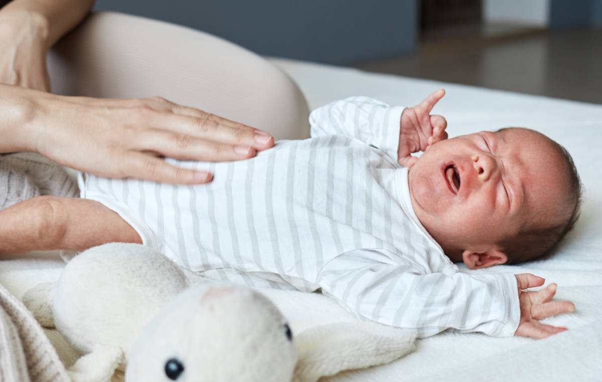 Mengenal Perbedaan Kolik dan Perut Kembung pada Bayi