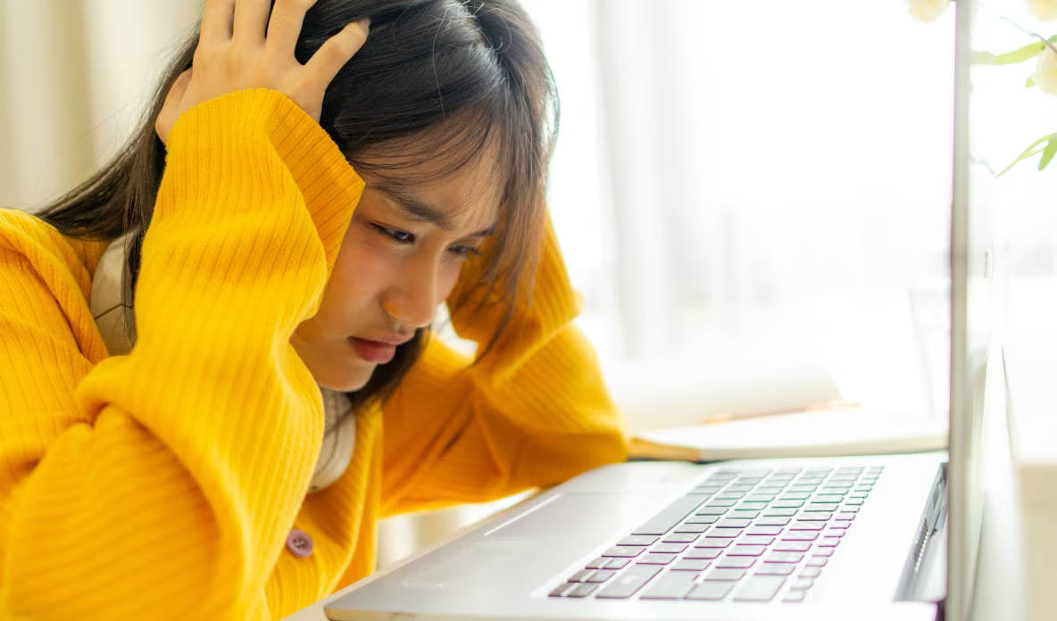 Anak Remaja Suka Bicara Sendiri, Normalkah?
