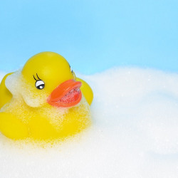 Bolehkah Anak Perempuan Mandi Bersama sang Ayah?