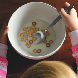 Mums, Ini Gejala Intoleransi Laktosa pada Anak!