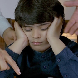 5 Kesalahan yang Membuat Anak tidak Mendengarkan Perkataan Orang Tua!