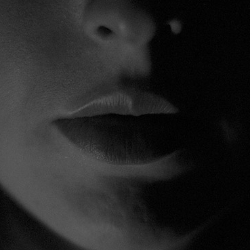 Selain Merokok, Inilah Penyebab Bibir Hitam!