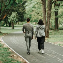 Jalan Kaki 10.000 Langkah Setiap Hari Cegah Osteoporosis