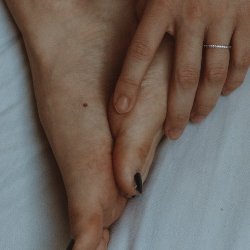 Kaki Gatal saat Hamil, Apa Penyebabnya?