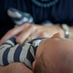 Kapan Sih Bayi Tidak Perlu Lagi Disendawakan Setelah Menyusu?