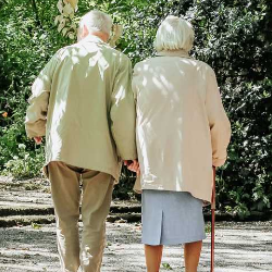 7 Kebiasaan Orang-orang yang Berusia Panjang di Dunia