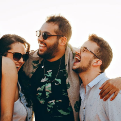 Selain Lebih Cerdas, Ini Kelebihan Orang Humoris!