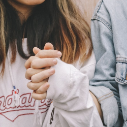 Inilah Alasan Cinta Pertama Sulit Dilupakan