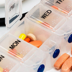 Kepatuhan Minum Obat Penting untuk Penderita Hipertensi dan Kolesterol Tinggi