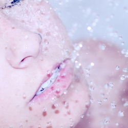 Kesalahan yang Sering Dilakukan saat Mandi, Kamu yang Mana?