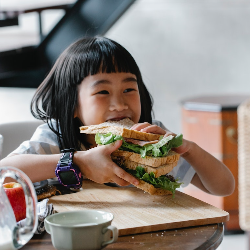 Kok, Anak Kayak Enggak Kenyang-kenyang, Ya?