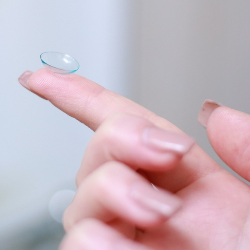 Solusi untuk Mums Bermata Minus agar Nyaman Beraktivitas Sepanjang Hari