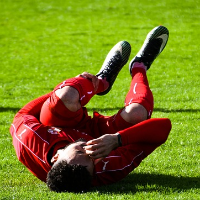 Apa Sih Magic Spray yang Sering Digunakan Pemain Sepak Bola saat Cedera?