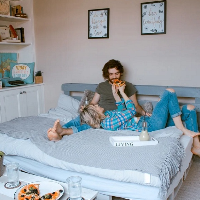 Risiko Makan Sambil Tiduran, Picu Beragam Penyakit!