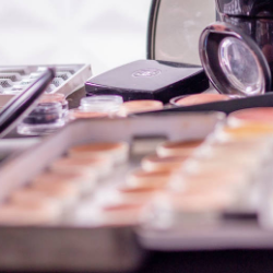 Cantik Tanpa Stres dengan Makeup yang Aman