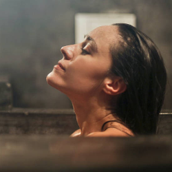 Benarkah Mandi Setiap Hari Lebih Sehat? Ini Kata Ahli!