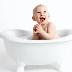 Manfaat Baby Spa dari Pijat Bayi dan Terapi Air
