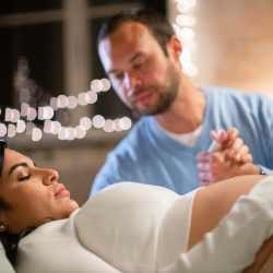 Mau Pilih Tanggal untuk Melahirkan Caesar? Perhatikan Ini, ya