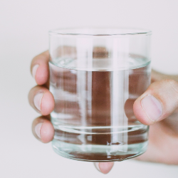 Jangan Sembarangan Memberikan Air Putih untuk Bayi Ya, Mums!