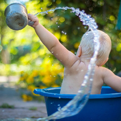 Mums, Yuk Ajarkan Si Kecil Membersihkan Dirinya Sendiri!